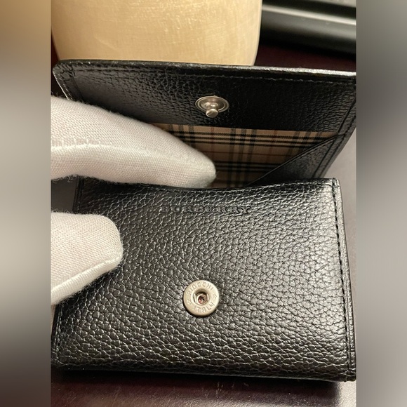 Burberry Haymarket pattern - Picture 3 of 4